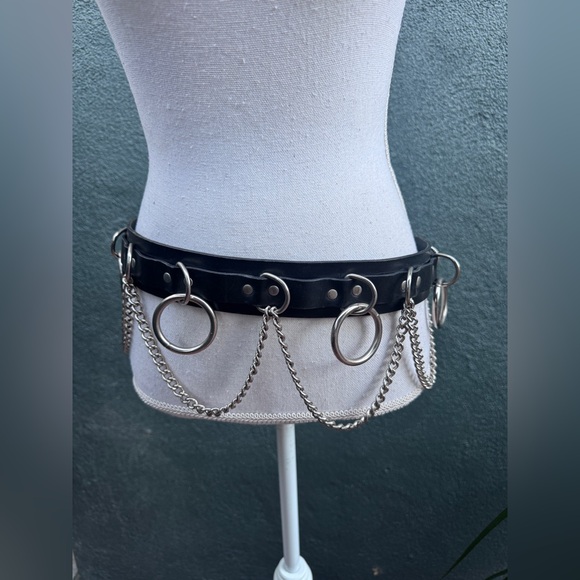 80s-90s Vintage Black Leather Harness belt - Picture 2 of 8